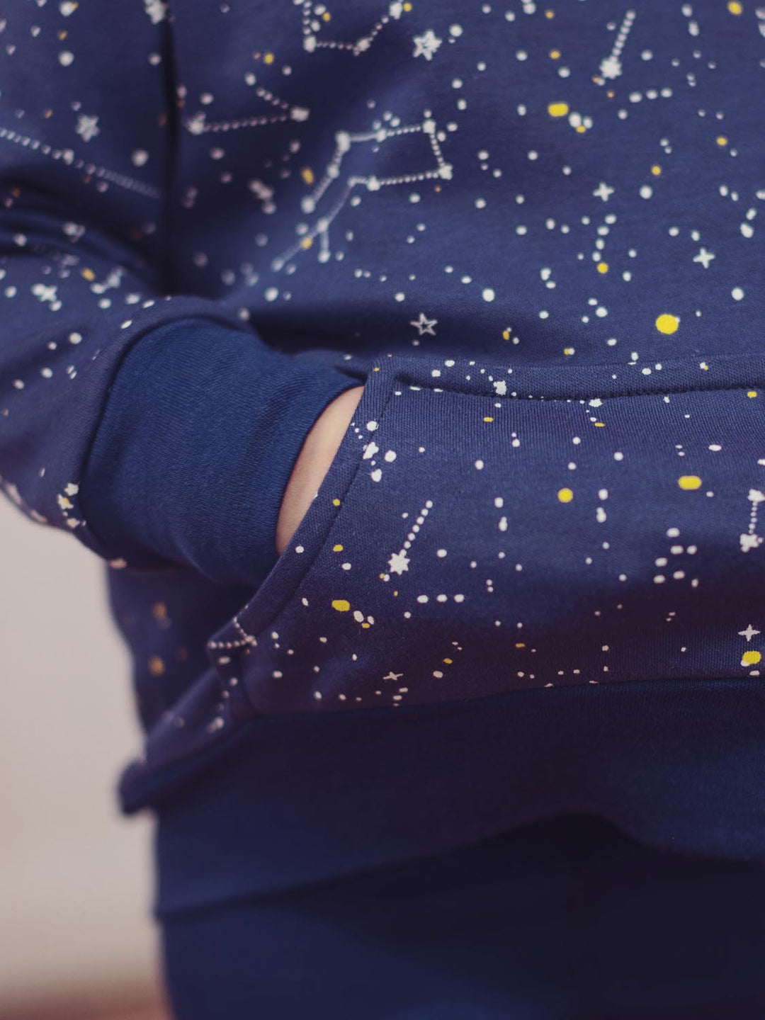 Kids Merino Reversible Hoody Superlove Merino navy stars closeup #colour_superstar