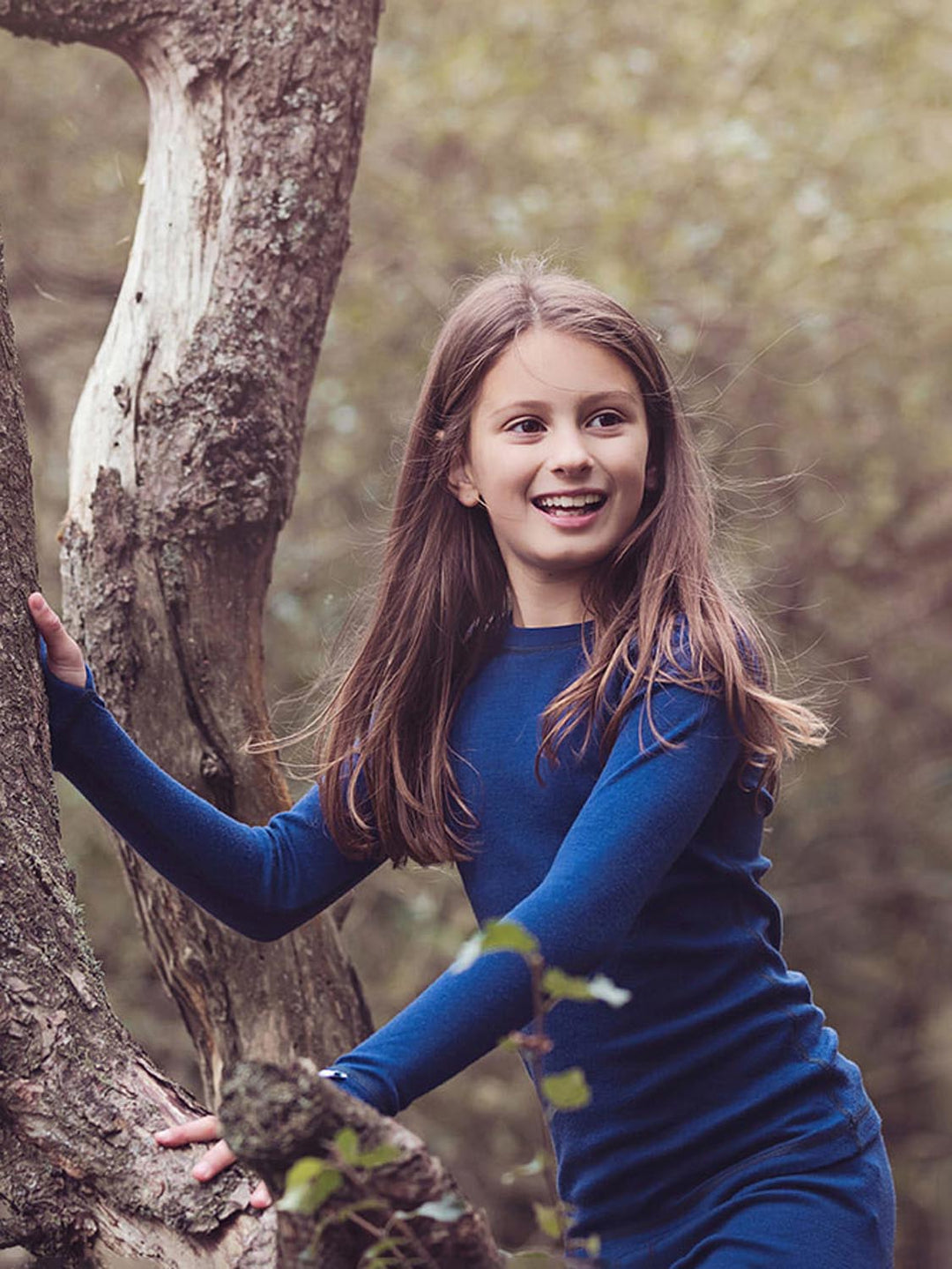 kids merino base layer navy top closeup #colour_french-navy
