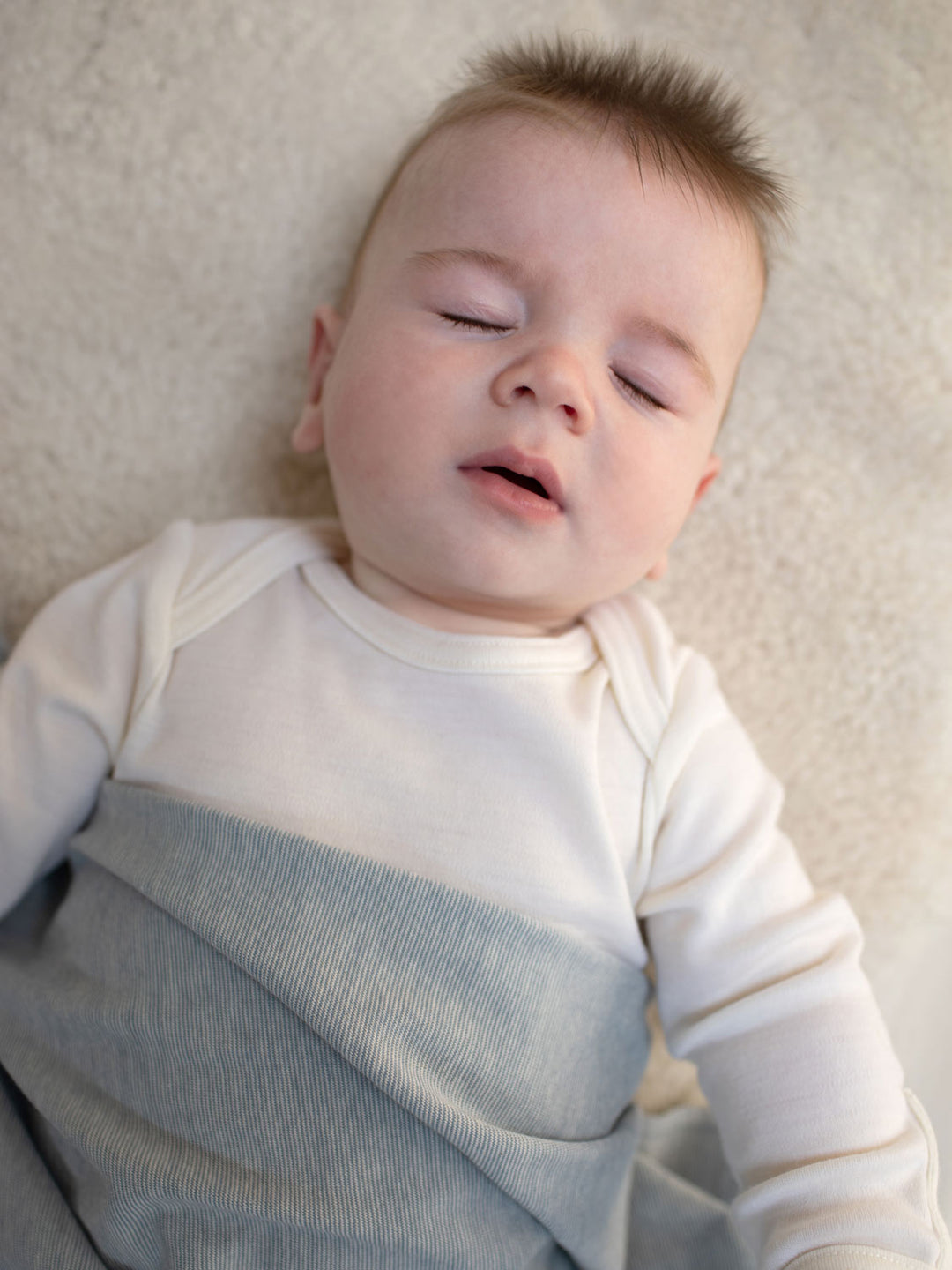 merino baby swaddle blanket grey close superlove #colour_cloud-grey-melange