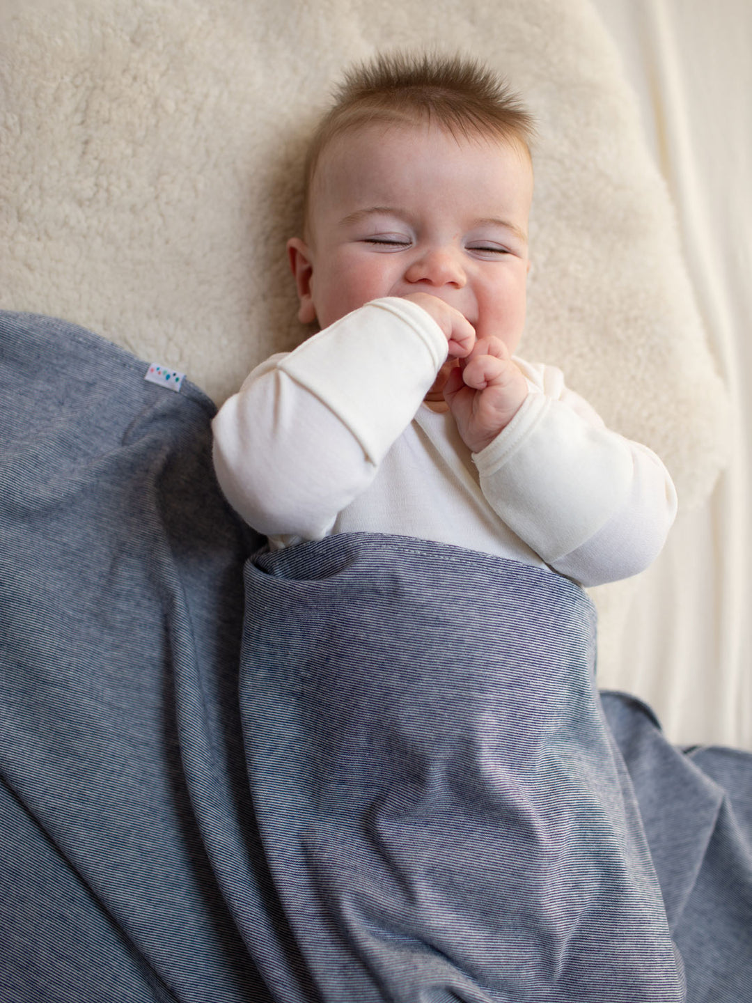 merino baby swaddle blanket navy superlove breathable #colour_french-navy-melange
