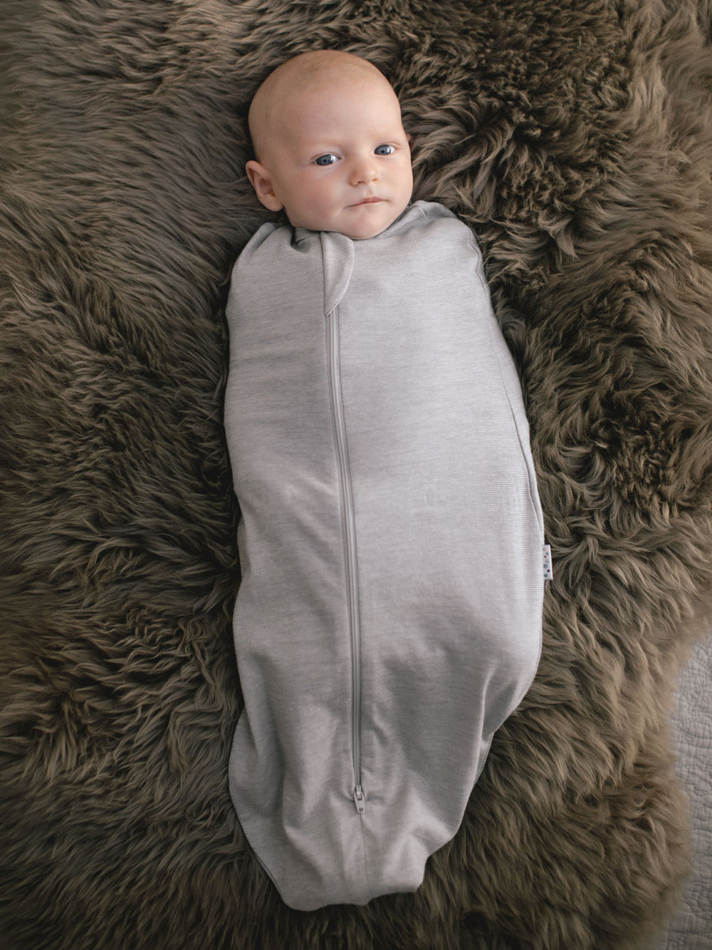 merino organic cotton baby zip swaddle grey superlove #colour_cloud-grey-melange