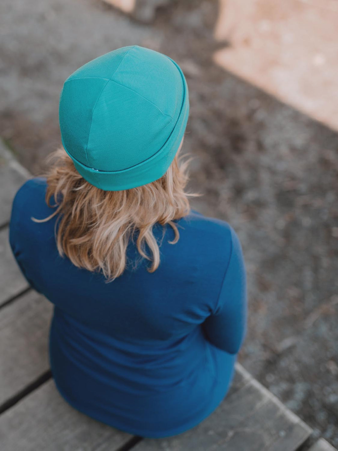 merino beanie green back #colour_wild-green