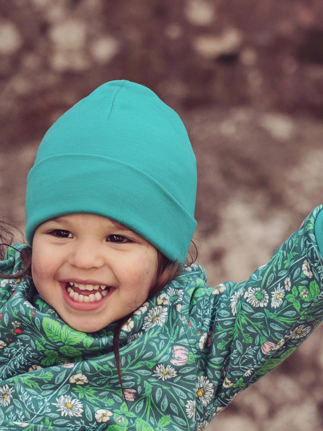 merino beanie green  #colour_wild-green