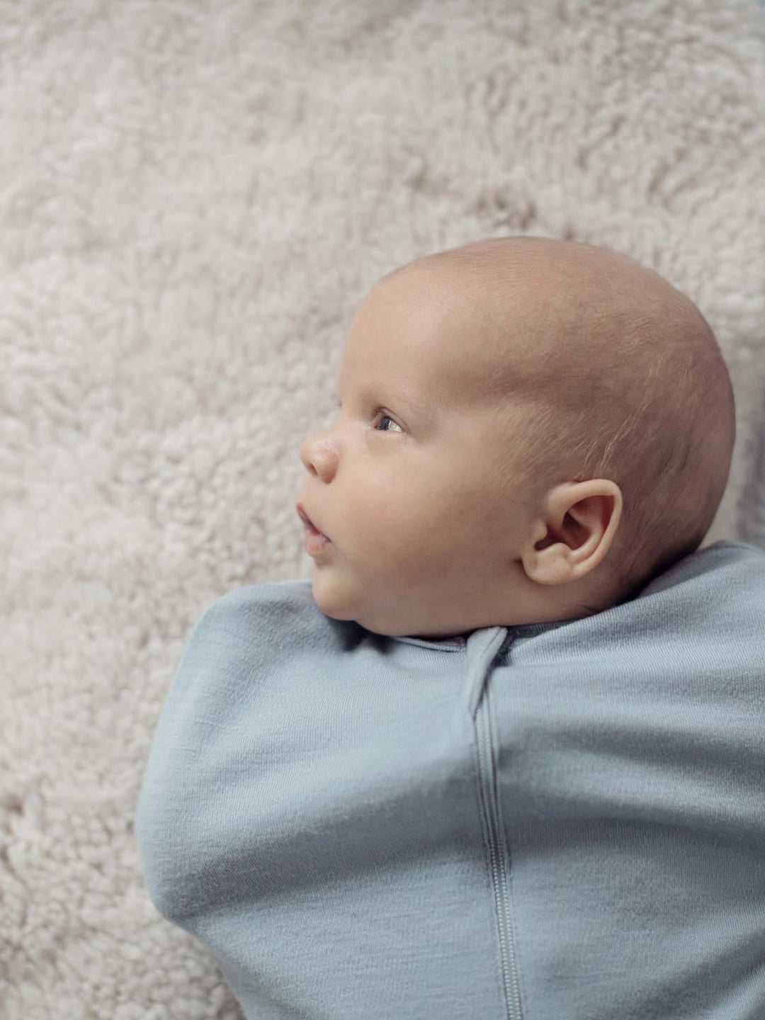 newborn baby merino zip swaddle grey zip #colour_cloud-grey