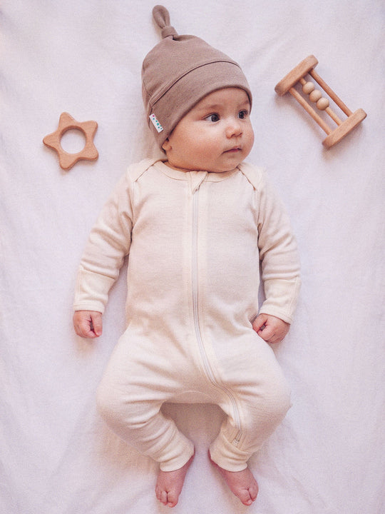 Merino baby hat beige side #colour_pebble