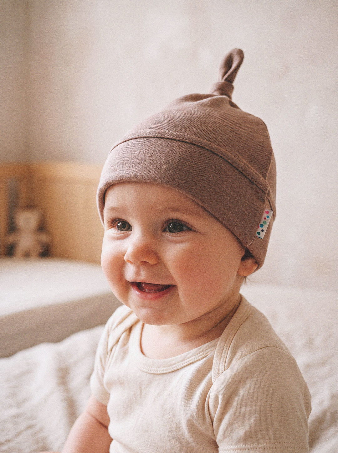 Merino baby hat beige close #colour_pebble