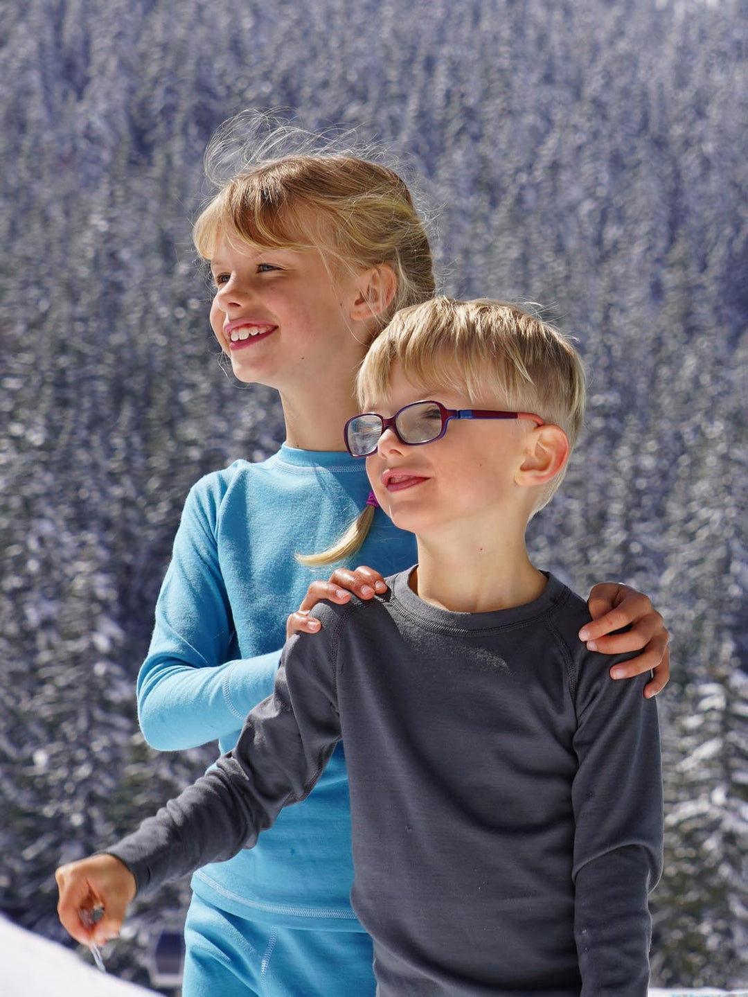 Merino wool kids ski thermal baselayer pyjama set in grey #colour_thunder-grey
