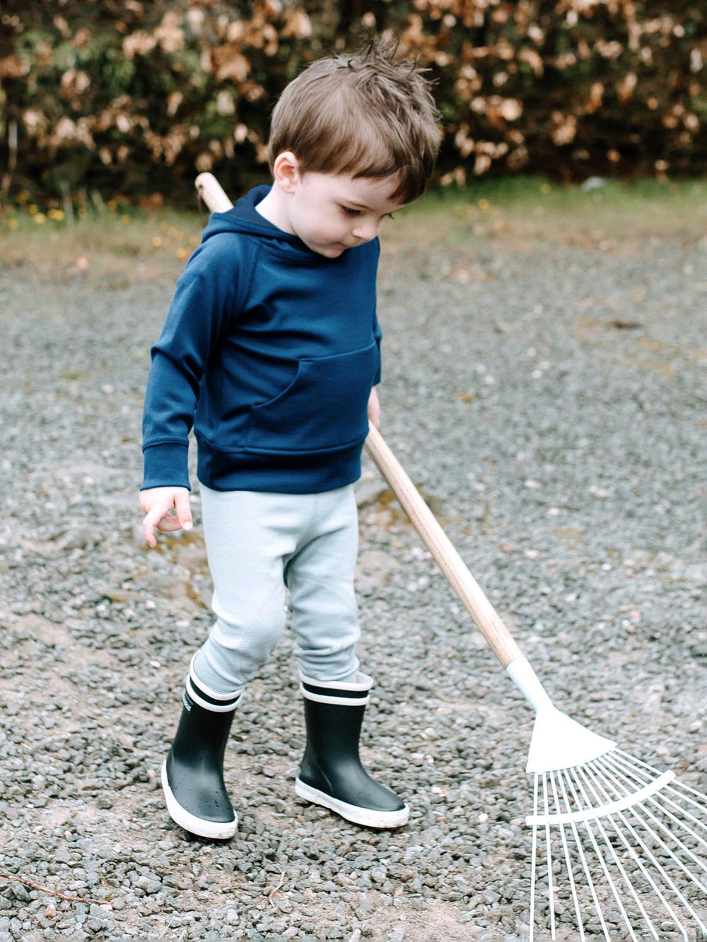 Kids merino hoodie navy side #colour_french-navy