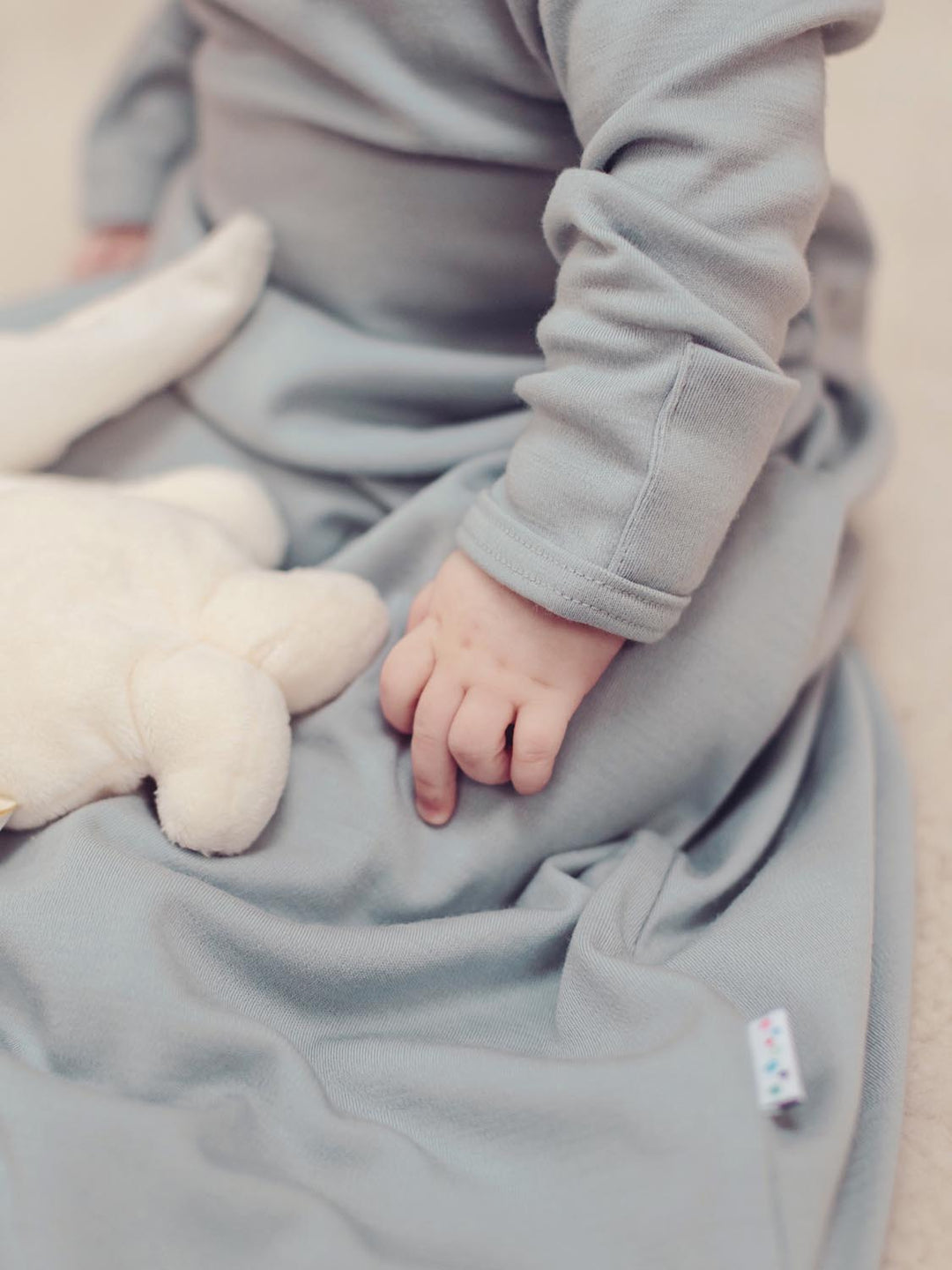 baby merino sleep gown grey closeup #colour_cloud-grey