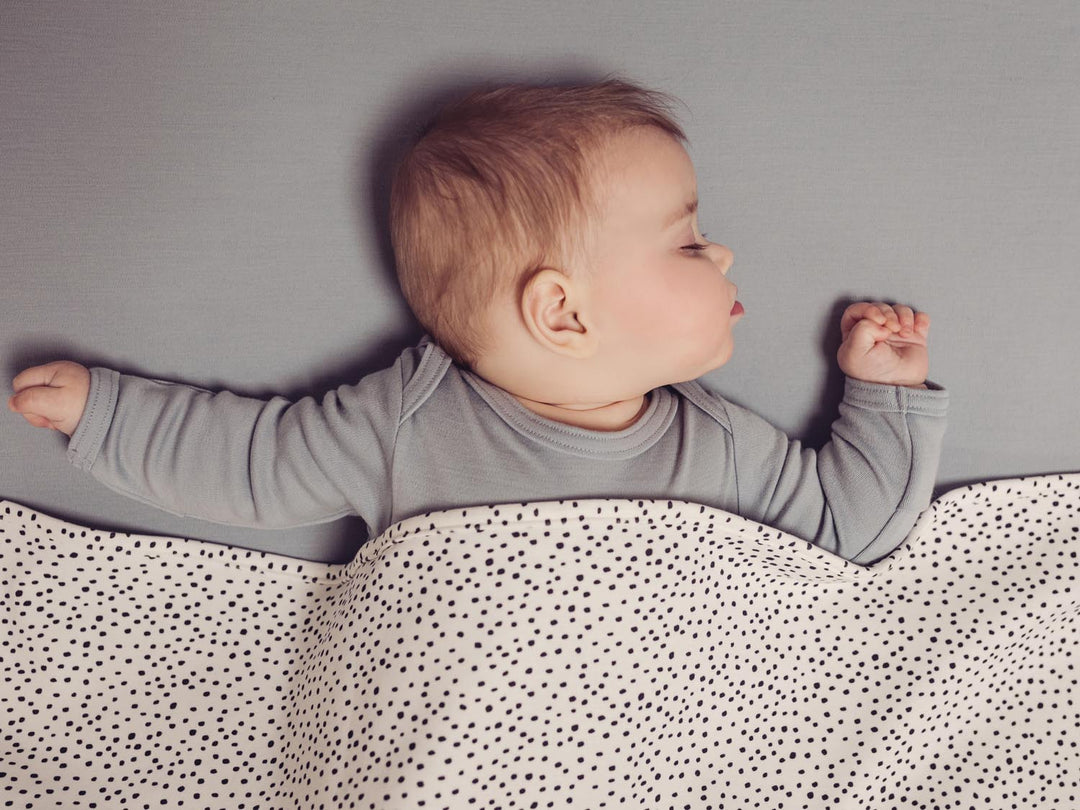 merino baby cot blanket monochrome spots front #colour_speckle