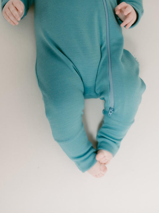 merino baby sleepsuit blue detail #colour_raindrop