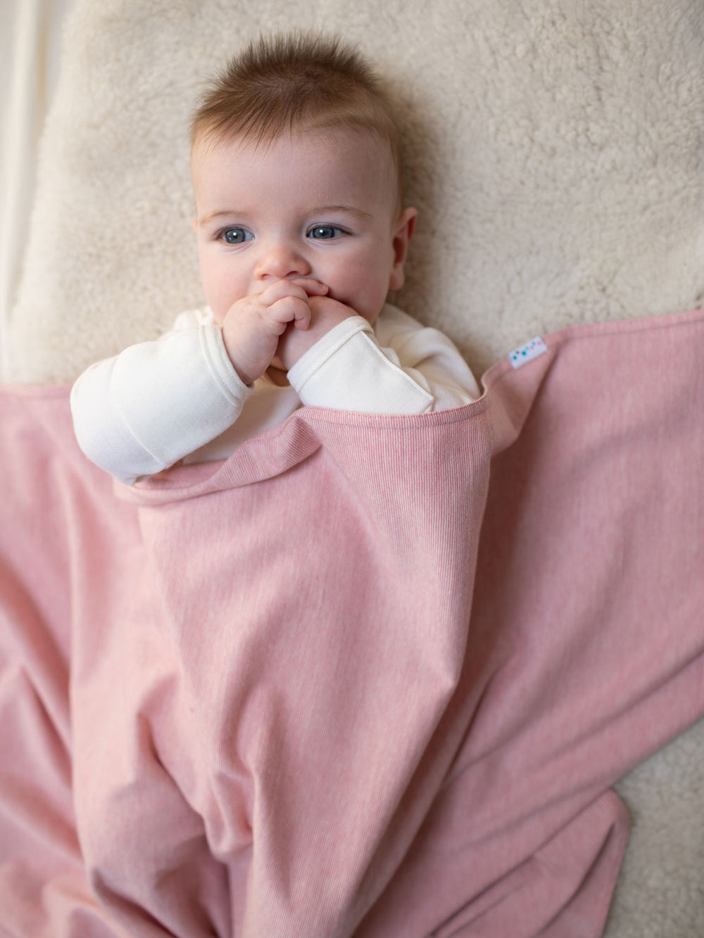 merino baby swaddle blanket pink superlove  close #colour_vintage-rose-melange