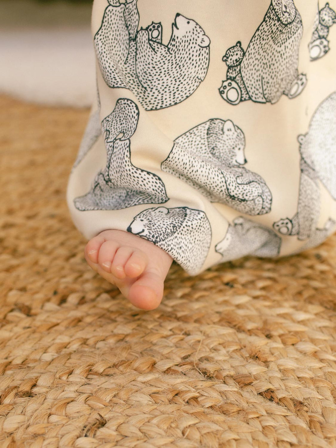 Merino toddler sleeping bag with feet beige neutral bears toes #colour_bearhugs-oat