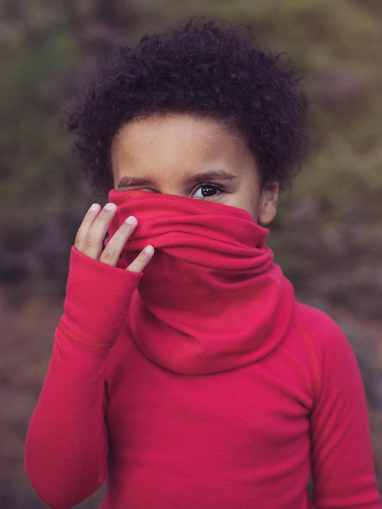 merino wool snood red detail #colour_soft-red