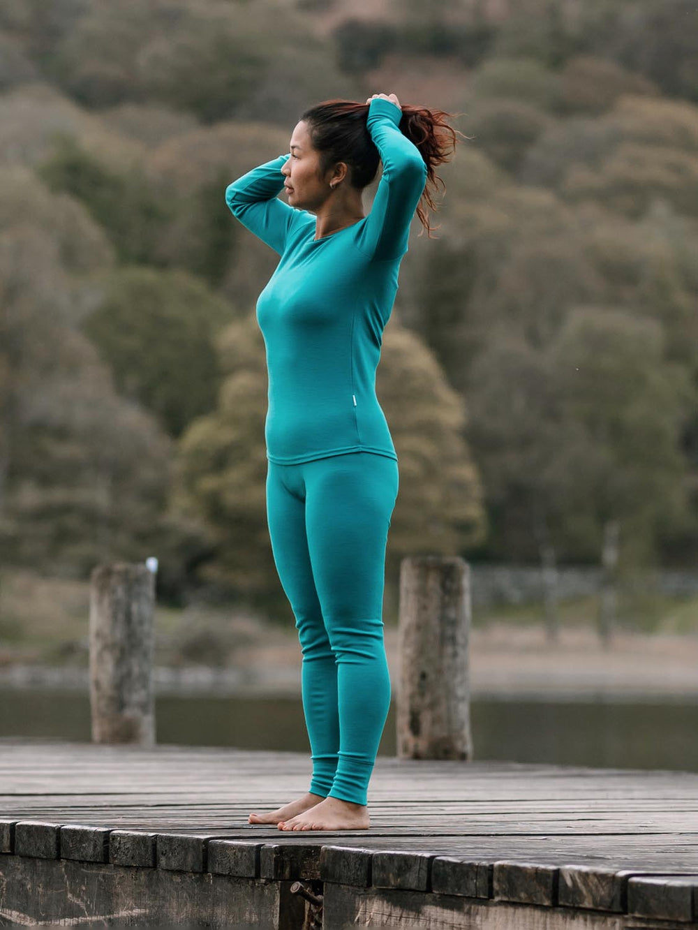 womens merino base layer thermal green front #colour_wild-green